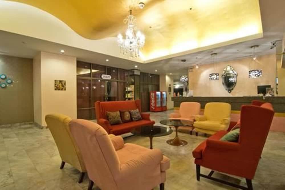 Bella Villa Metro 芭達亞 外观 照片